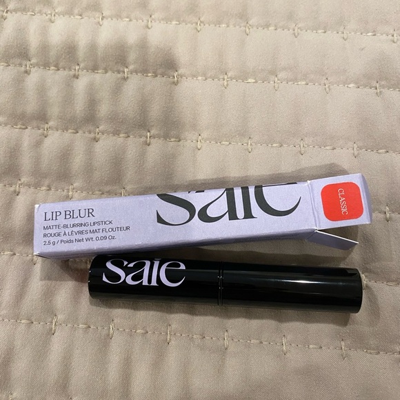 New in box Saie Classic Lip Plump Matte lipstick - Picture 1 of 2